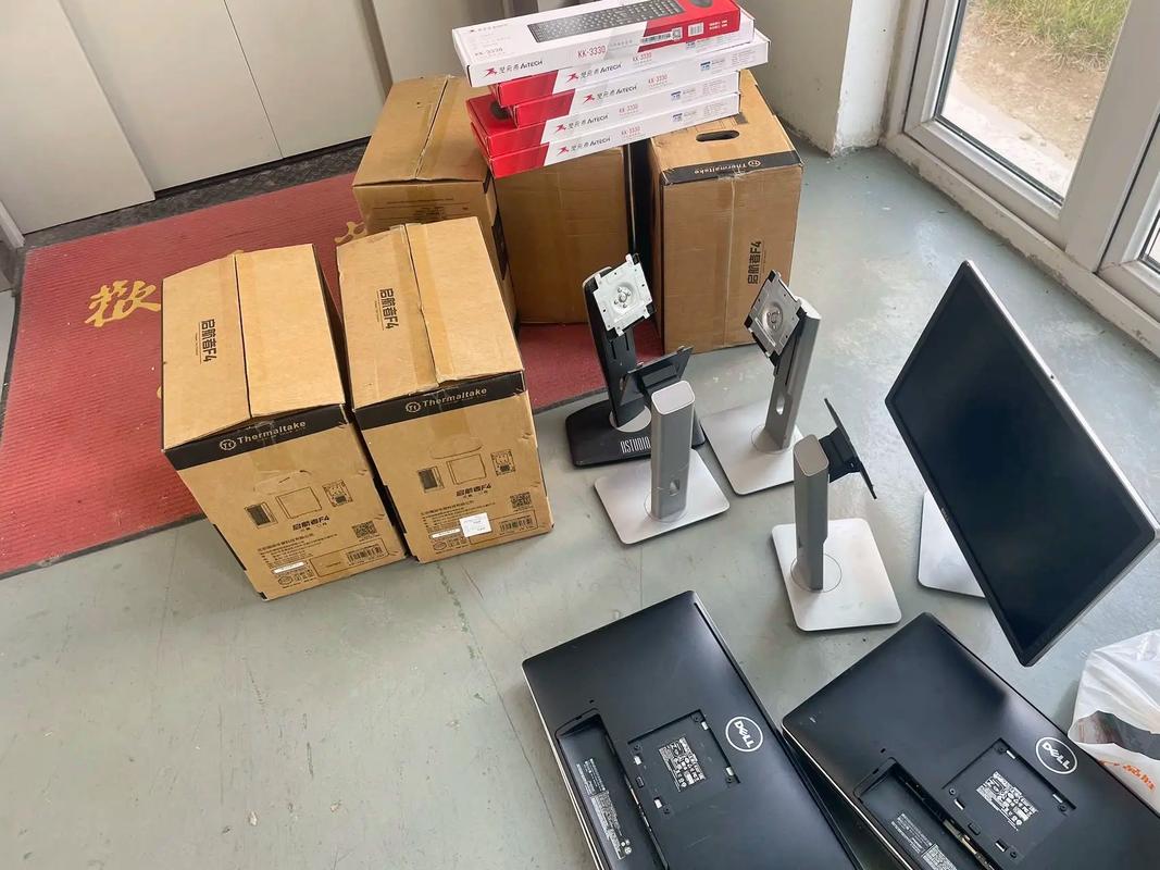 电脑店的日常 从出货实拍看计算机软硬件批发的门道